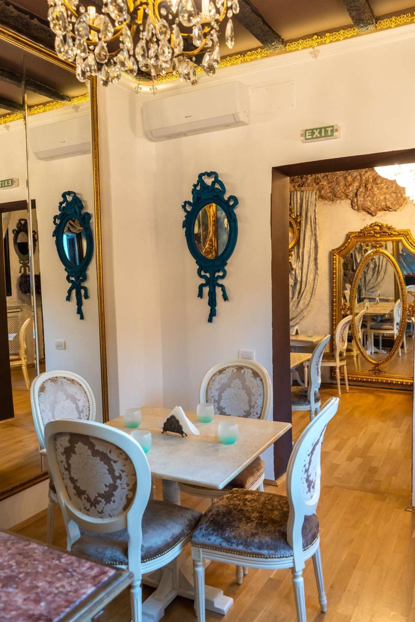 Conacul Coroanei Luxury Boutique Hotel Bukurešť Exteriér fotografie